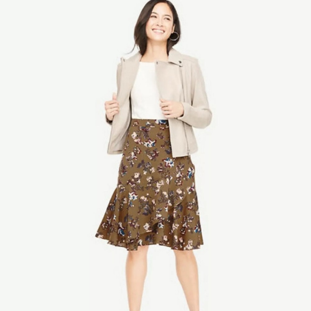 🆕 Ann Taylor Floral Print Flounce Skirt Size 4